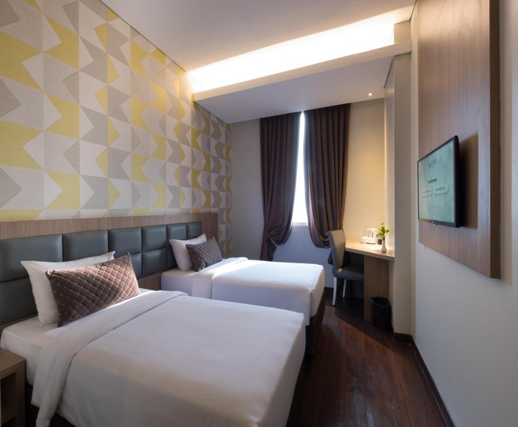 Hotel 88 Itc Fatmawati Jakarta By Wh Exterior foto