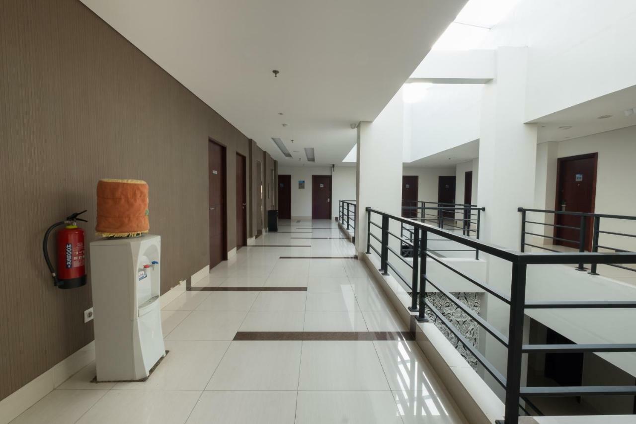 Hotel 88 Itc Fatmawati Jakarta By Wh Exterior foto