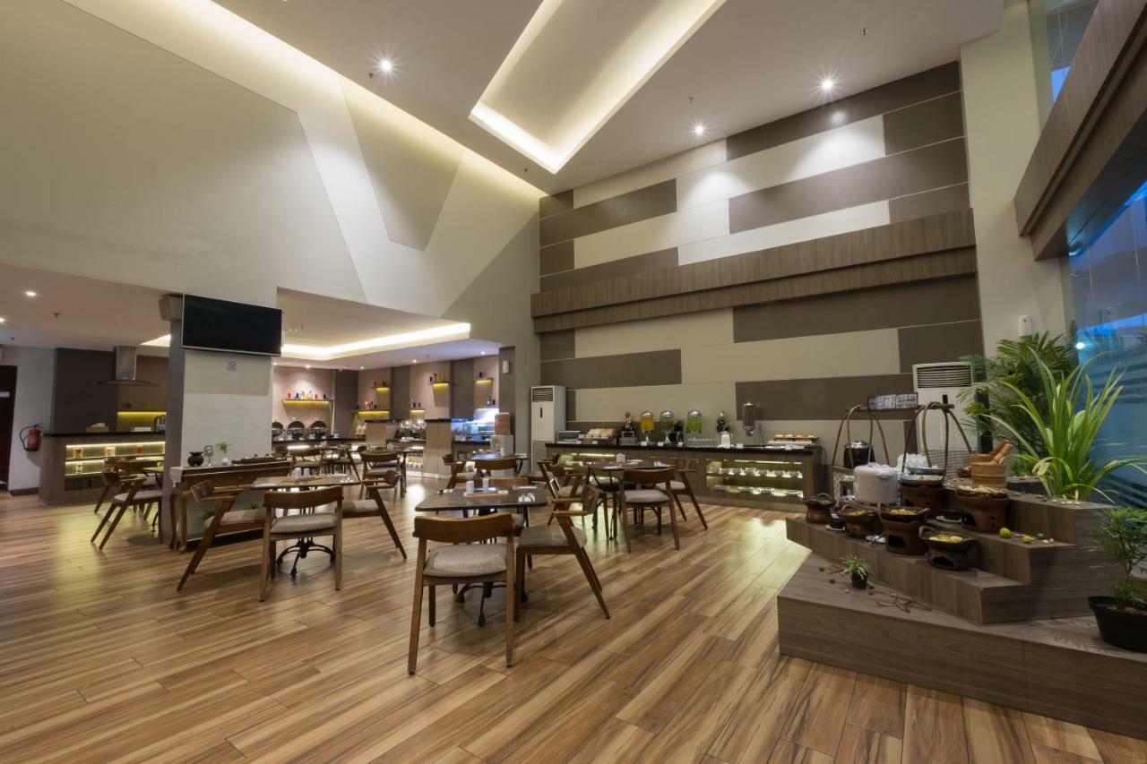 Hotel 88 Itc Fatmawati Jakarta By Wh Exterior foto