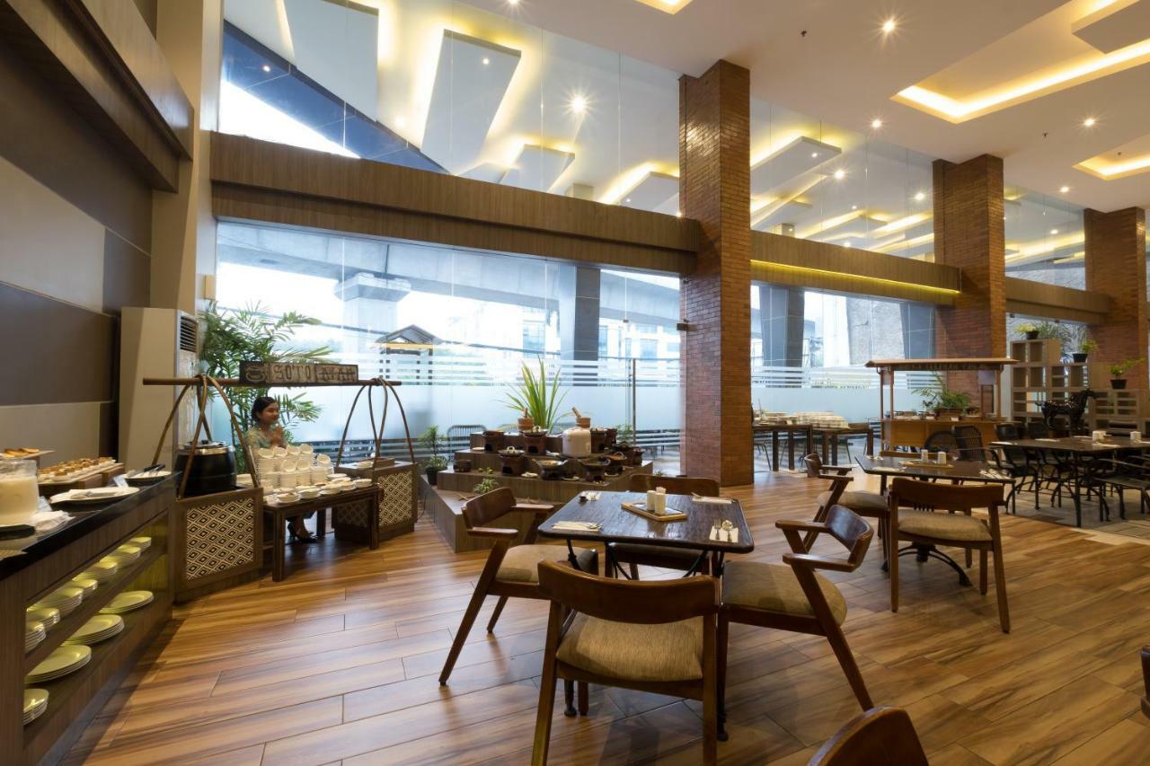 Hotel 88 Itc Fatmawati Jakarta By Wh Exterior foto
